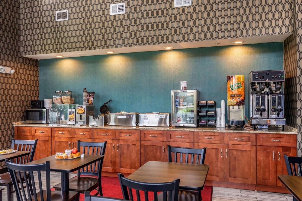 Rodeway Inn & Suites