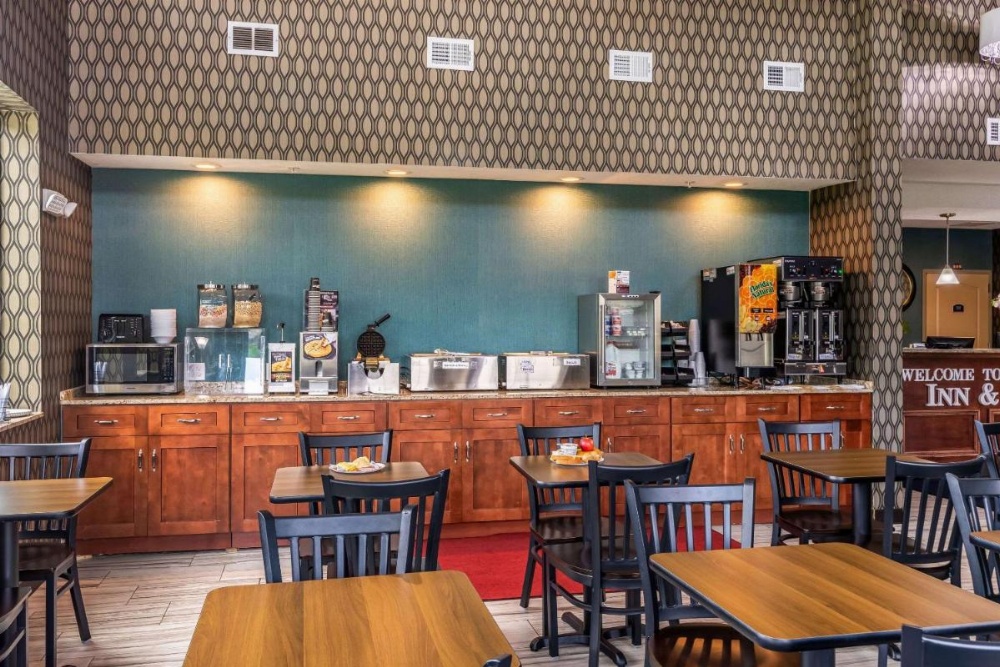 Rodeway Inn & Suites